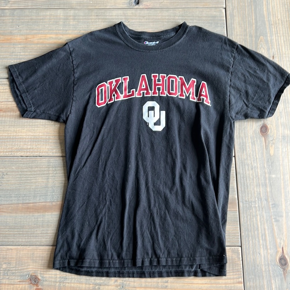 University of Oklahoma mens large champion shirt